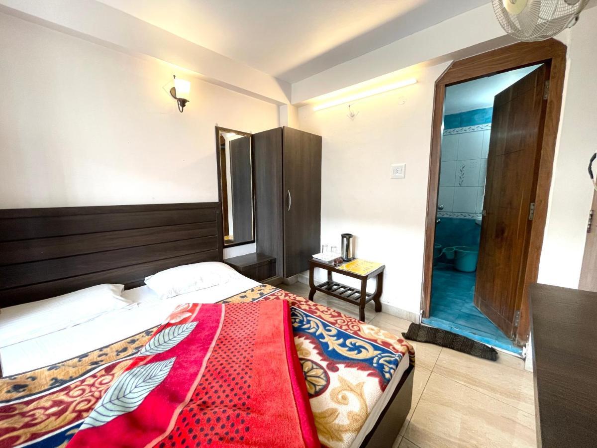 Hotel Prince ! Nainital Mall Road-Prime-Location In-Front-Of-Naini-Lake Hygiene-And-Spacious-Room Eksteriør billede